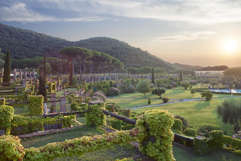 Residenza Sant'Anna Del Volterraio Hotel Portoferraio Eksteriør billede The gardens of the Villa Lante