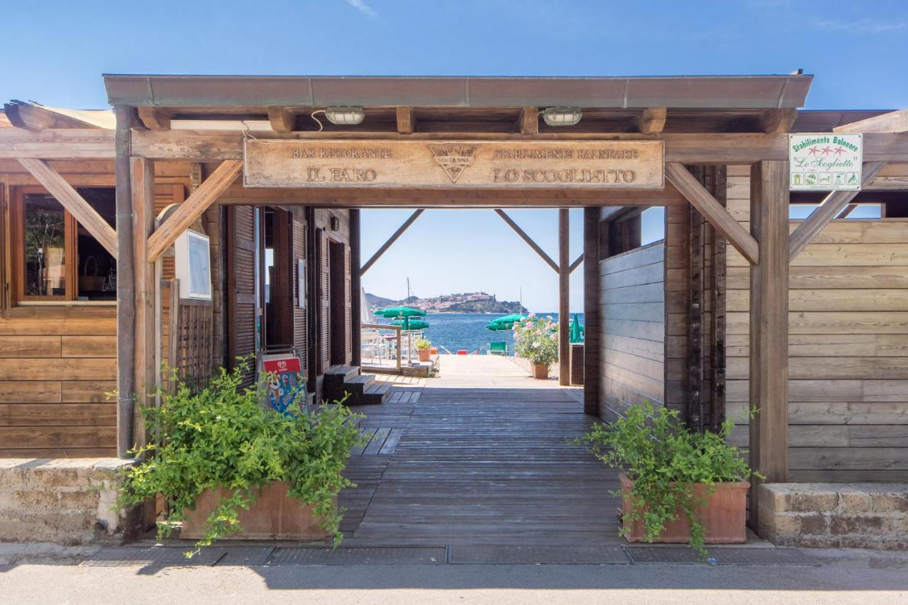 Residenza Sant'Anna Del Volterraio Hotel Portoferraio Eksteriør billede Entrance to the beach